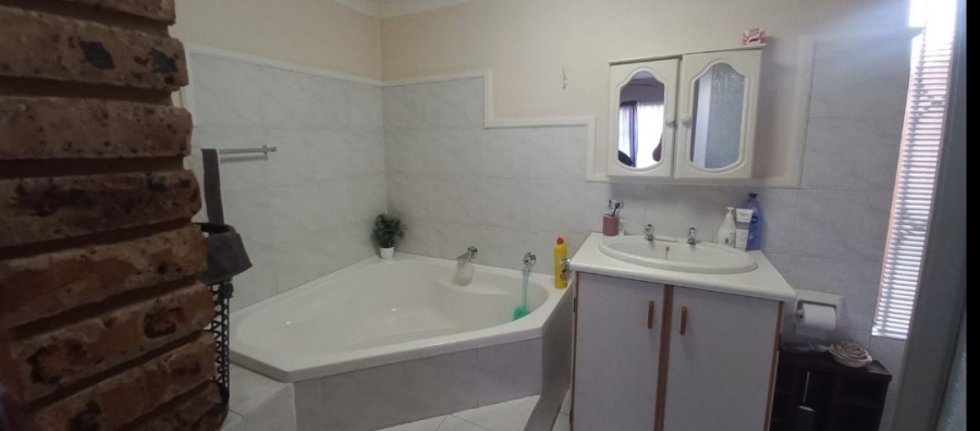 To Let 3 Bedroom Property for Rent in Edelweiss Gauteng