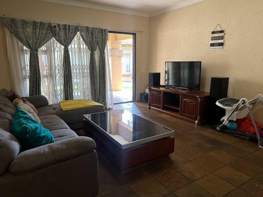 3 Bedroom Property for Sale in Weltevreden Park Gauteng