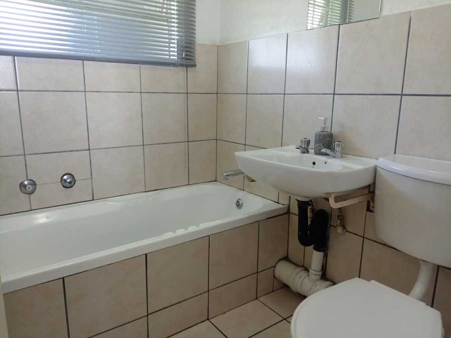 1 Bedroom Property for Sale in Bramley View Gauteng