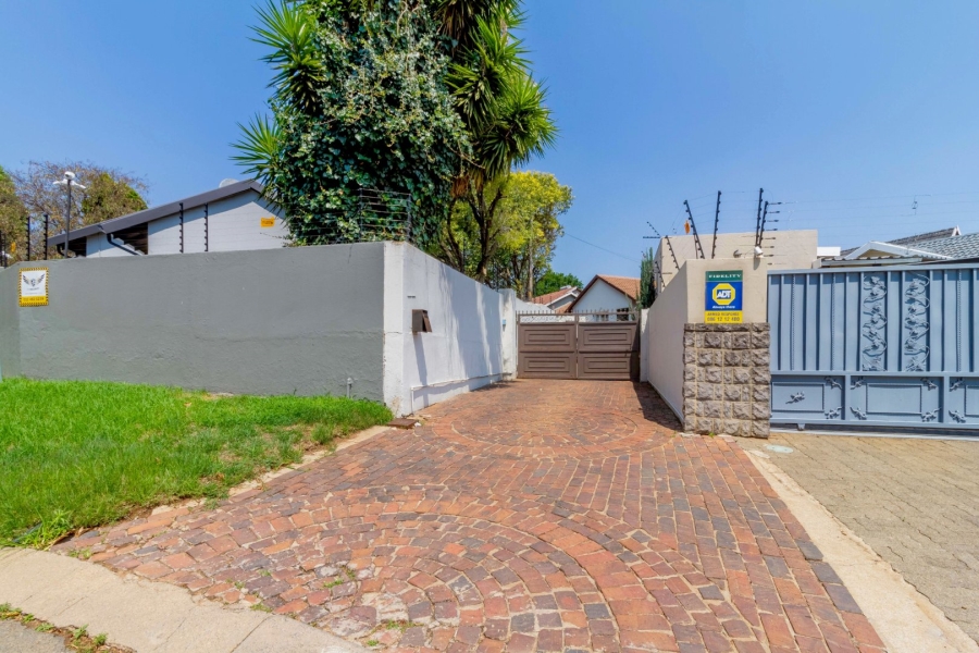 3 Bedroom Property for Sale in Northwold Gardens Gauteng