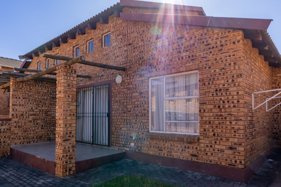 2 Bedroom Property for Sale in Honeypark Gauteng