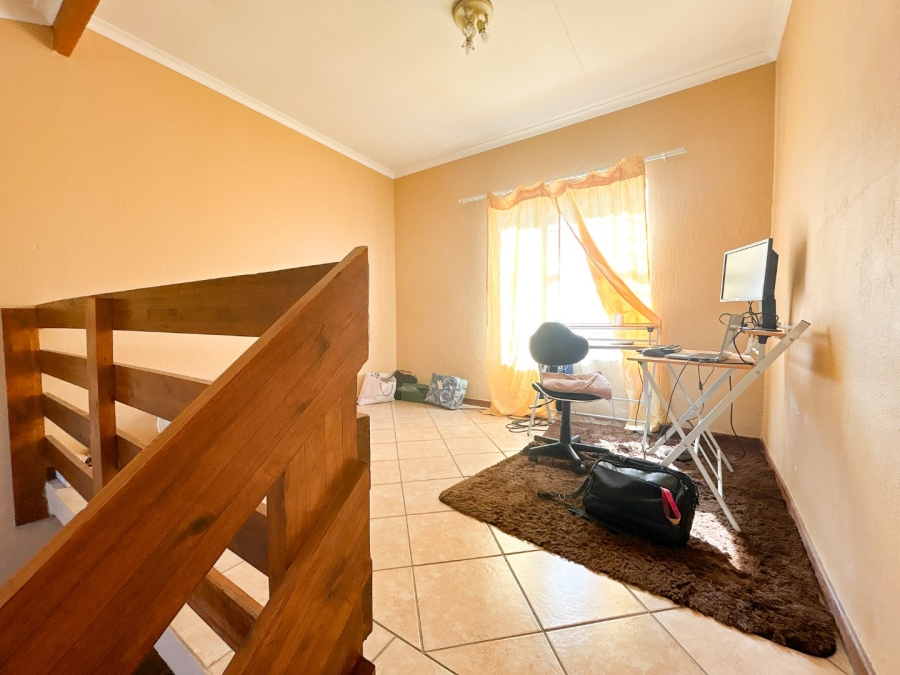 2 Bedroom Property for Sale in Honeypark Gauteng