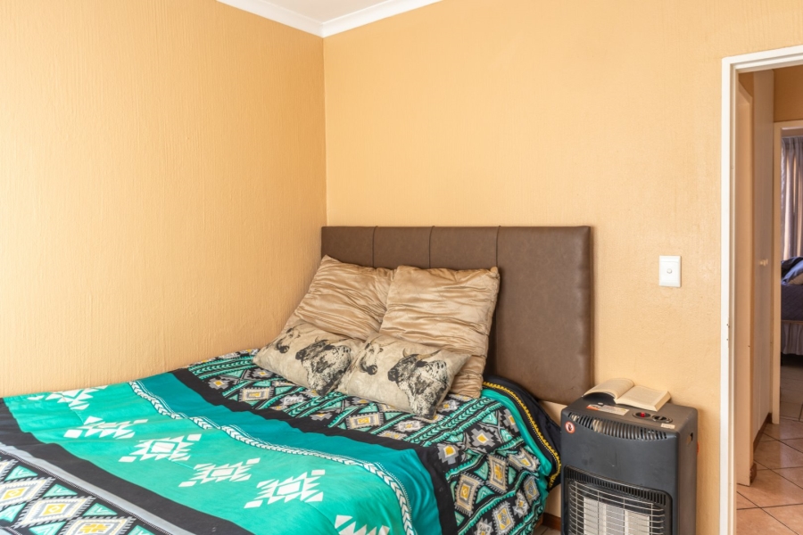 2 Bedroom Property for Sale in Honeypark Gauteng