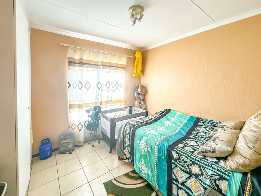 2 Bedroom Property for Sale in Honeypark Gauteng