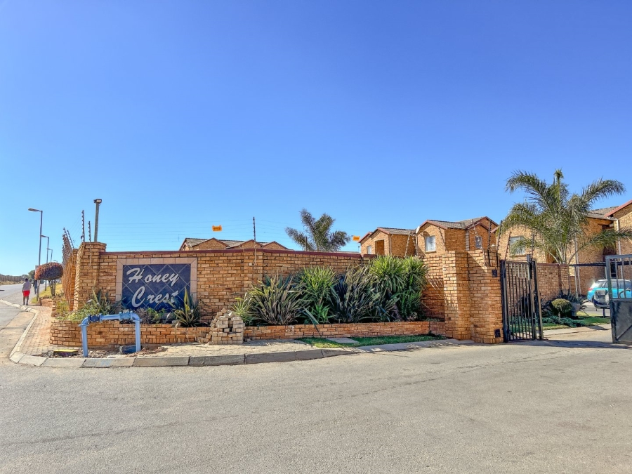 2 Bedroom Property for Sale in Honeypark Gauteng