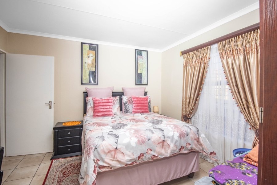 3 Bedroom Property for Sale in Kosmosdal Gauteng