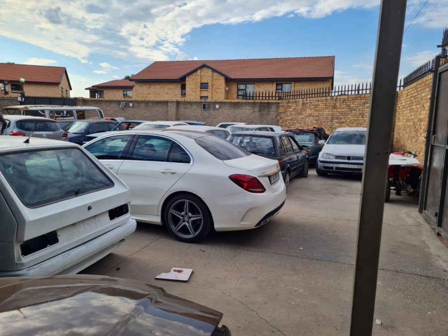 To Let commercial Property for Rent in Lenasia Ext 13 Gauteng