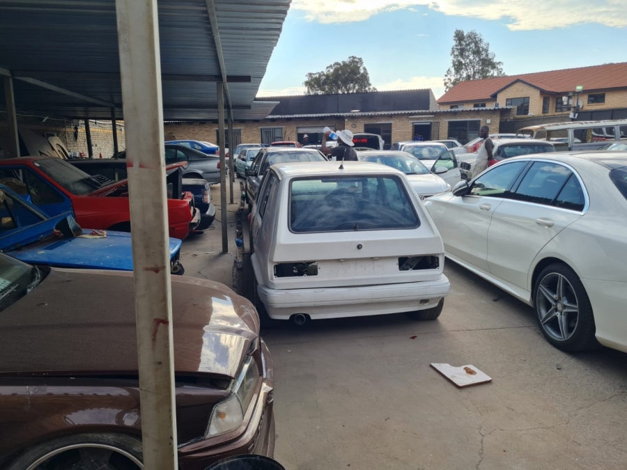 To Let commercial Property for Rent in Lenasia Ext 13 Gauteng