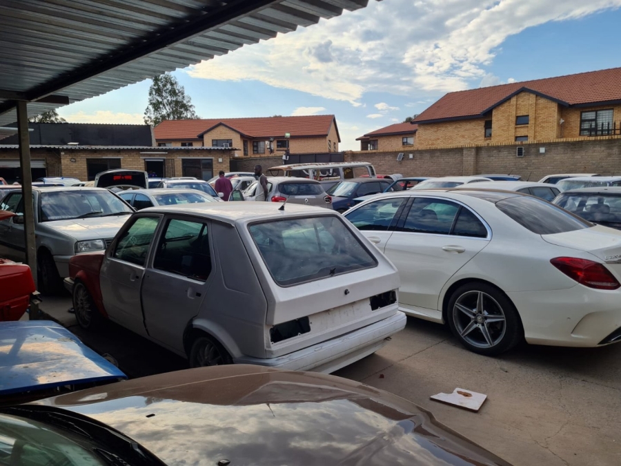 To Let commercial Property for Rent in Lenasia Ext 13 Gauteng