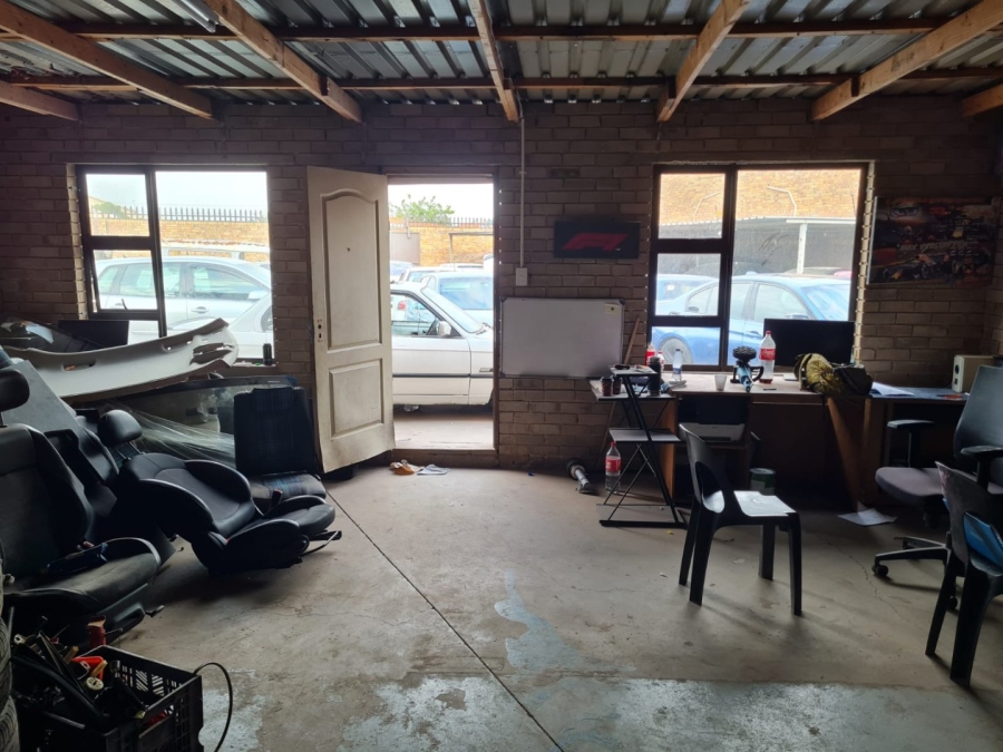 To Let commercial Property for Rent in Lenasia Ext 13 Gauteng