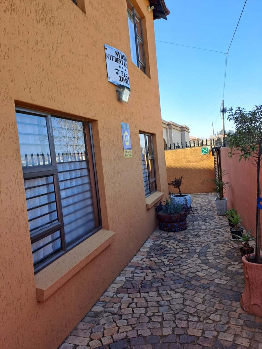 10 Bedroom Property for Sale in Pimville Zone 1 Gauteng