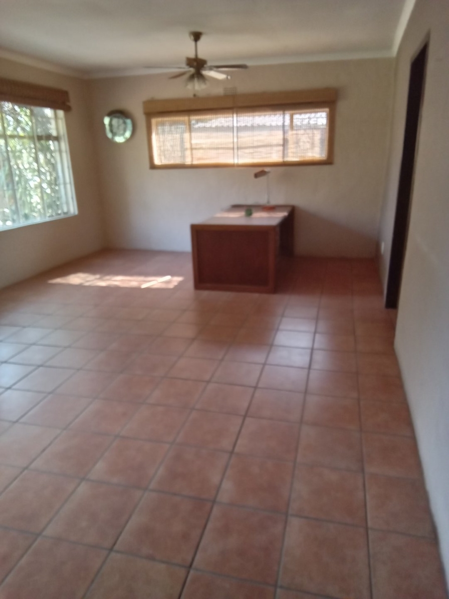 5 Bedroom Property for Sale in President Park Gauteng