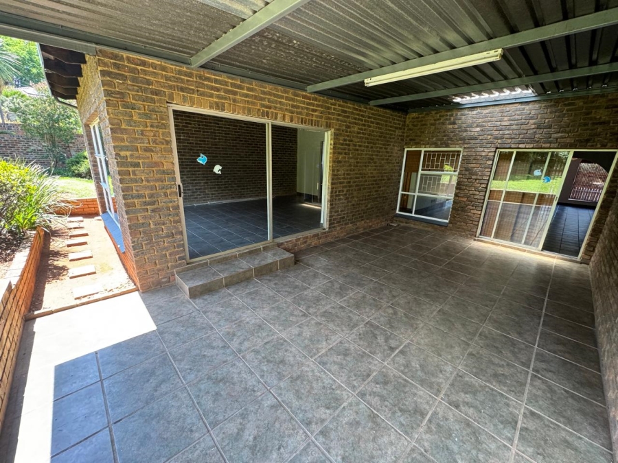  Bedroom Property for Sale in Zwartkop Gauteng