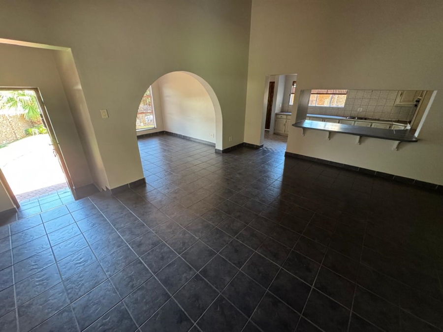  Bedroom Property for Sale in Zwartkop Gauteng