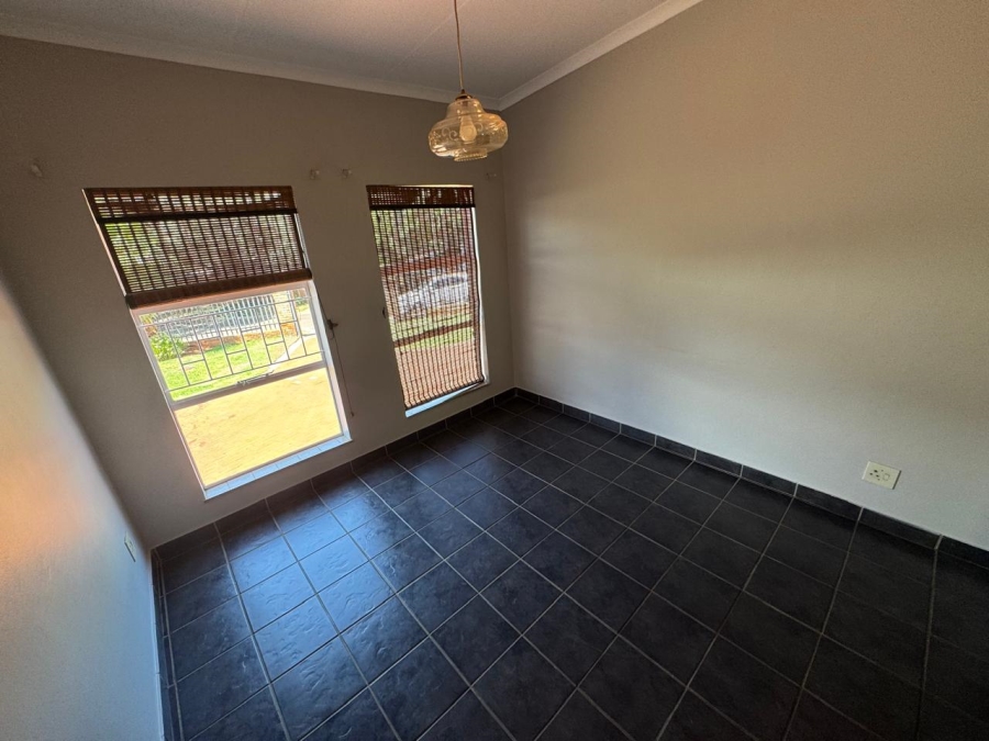  Bedroom Property for Sale in Zwartkop Gauteng