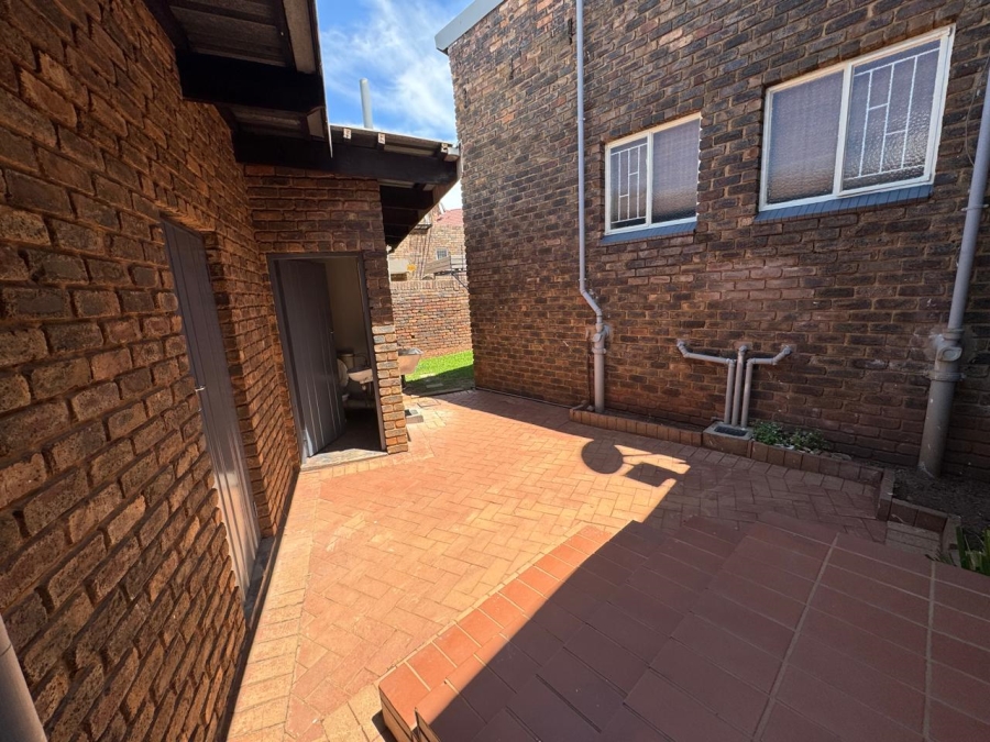  Bedroom Property for Sale in Zwartkop Gauteng