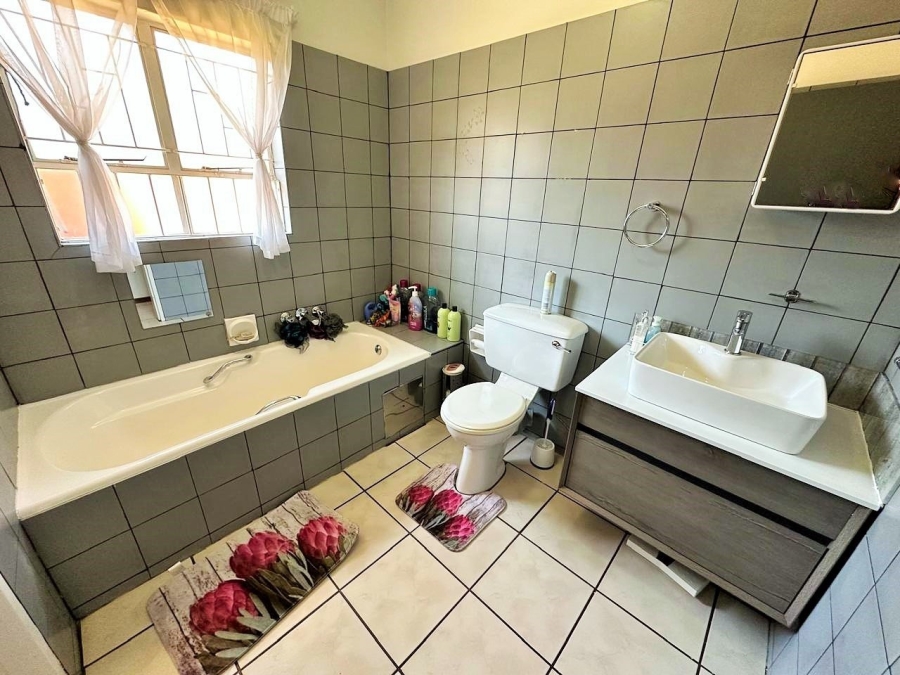 3 Bedroom Property for Sale in Wierda Park Gauteng