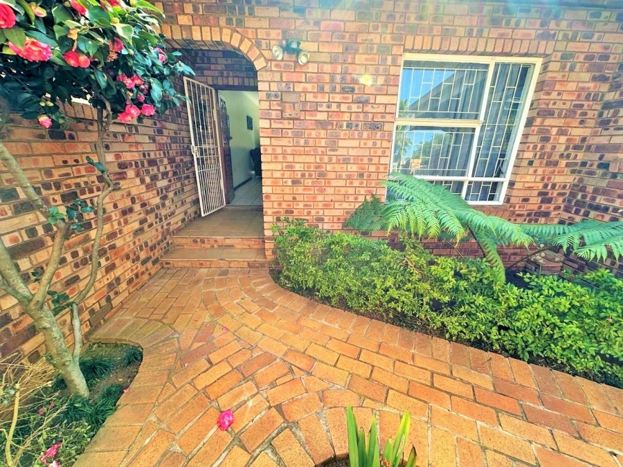 3 Bedroom Property for Sale in Wierda Park Gauteng