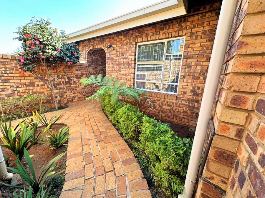 3 Bedroom Property for Sale in Wierda Park Gauteng