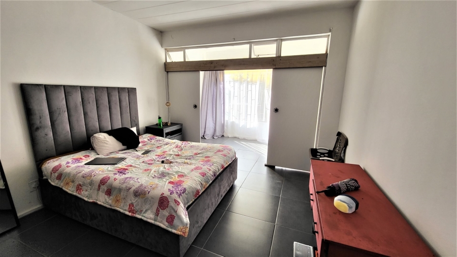 2 Bedroom Property for Sale in Eldoraigne Gauteng