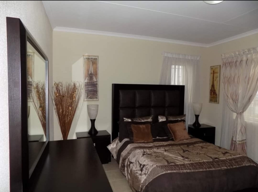 3 Bedroom Property for Sale in Windmill Park Gauteng