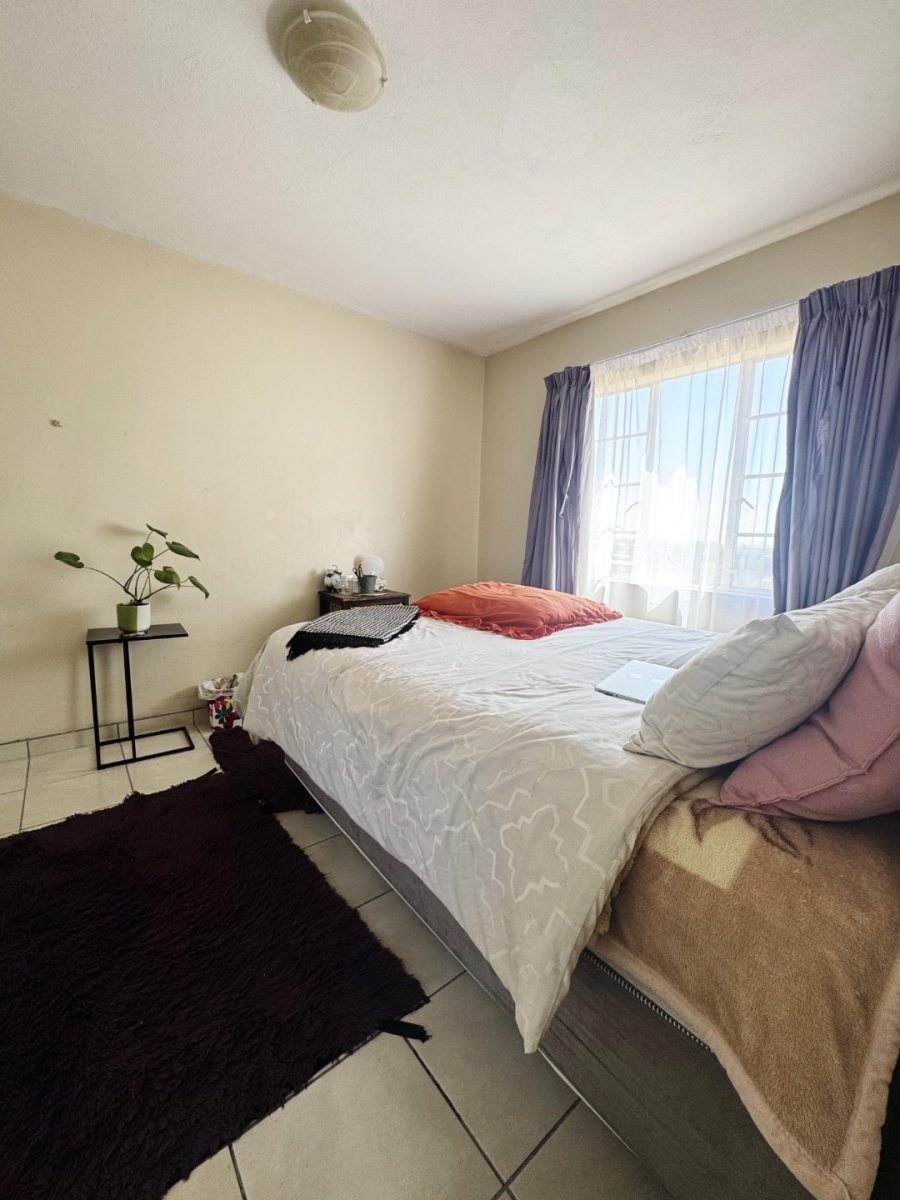 2 Bedroom Property for Sale in Erand Gardens Gauteng