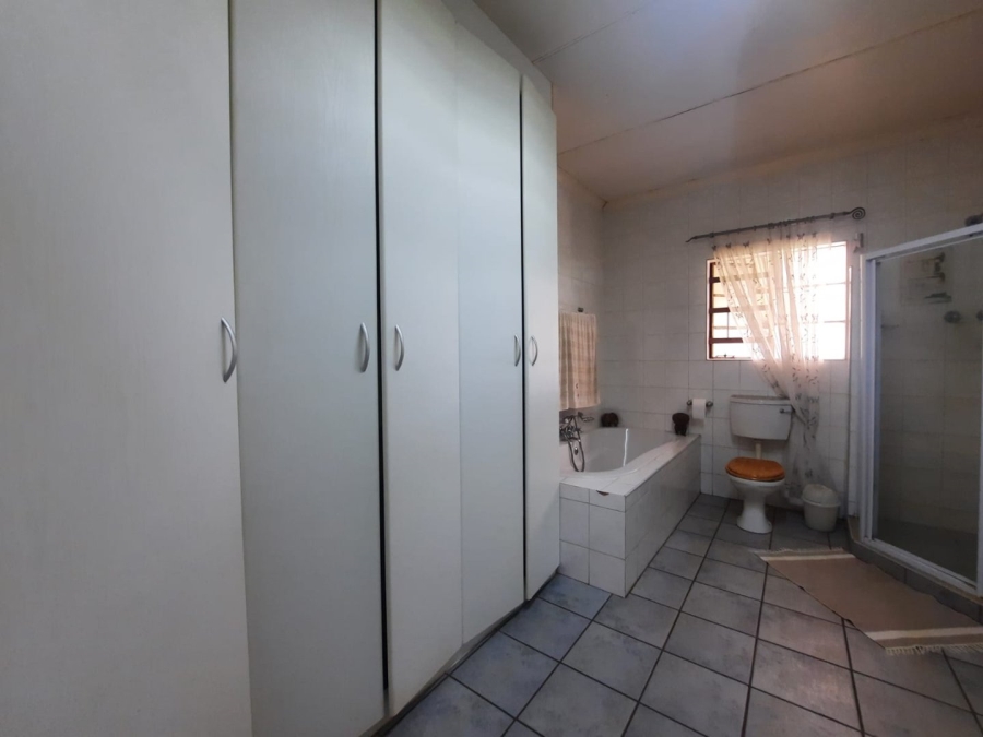 3 Bedroom Property for Sale in Kenmare Gauteng