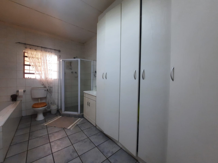 3 Bedroom Property for Sale in Kenmare Gauteng