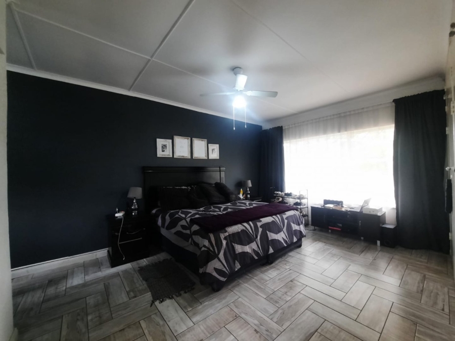 5 Bedroom Property for Sale in Horison Gauteng