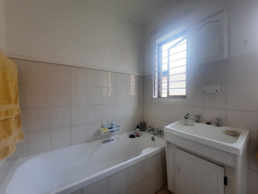 2 Bedroom Property for Sale in Noordheuwel Gauteng