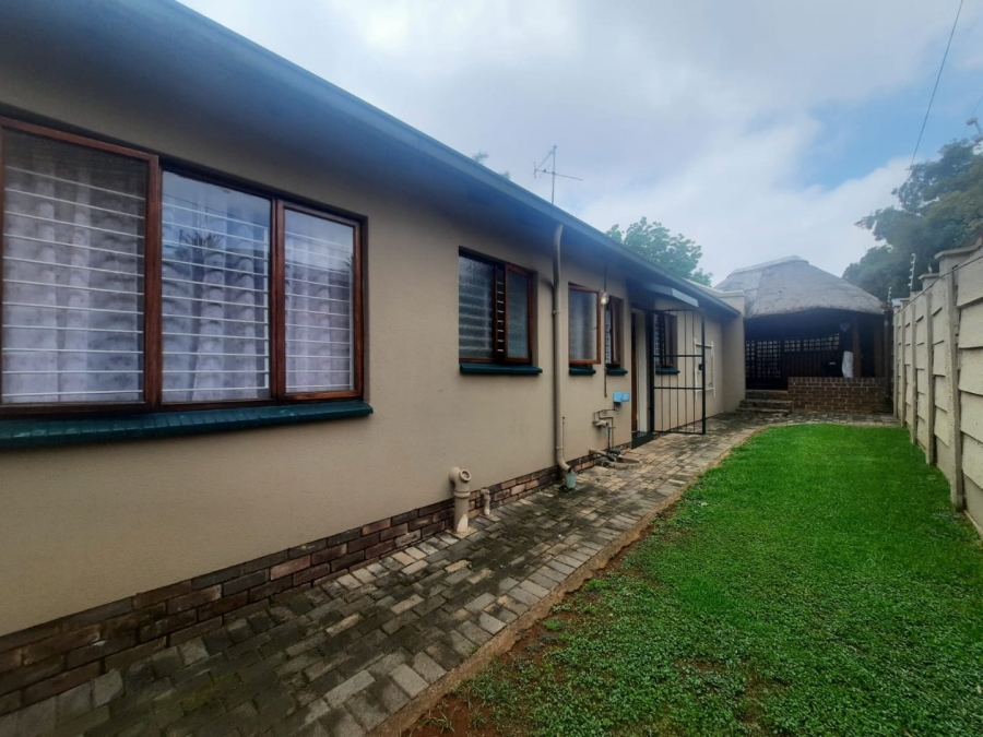 2 Bedroom Property for Sale in Noordheuwel Gauteng