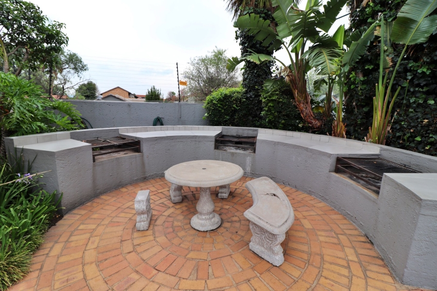 2 Bedroom Property for Sale in Eden Glen Gauteng