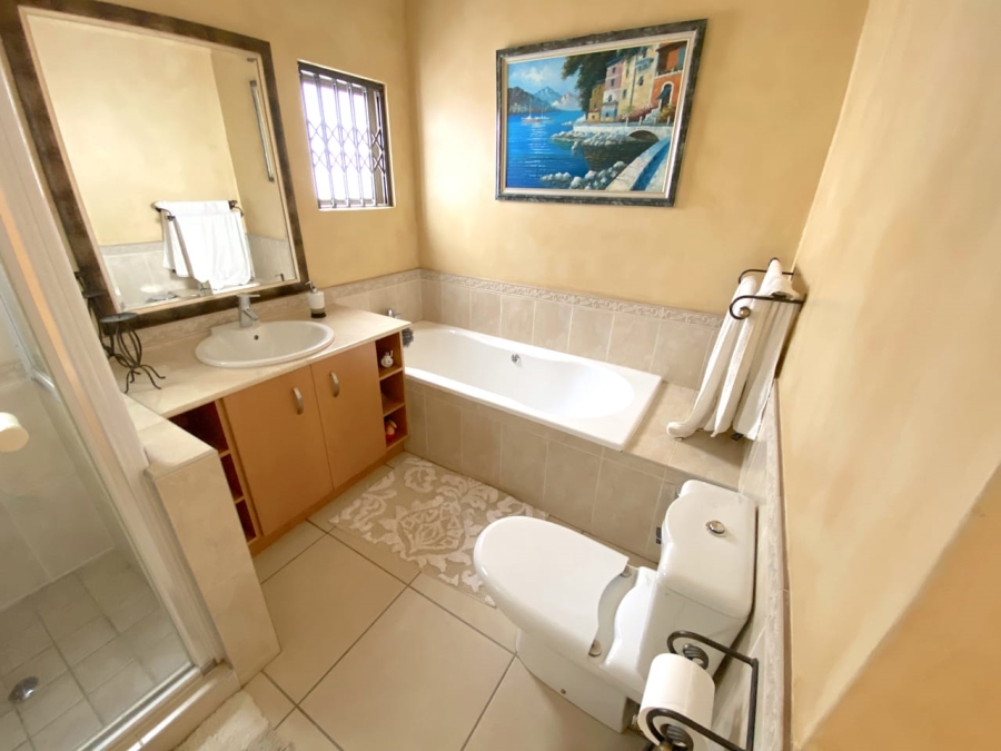 8 Bedroom Property for Sale in Northdene Gauteng