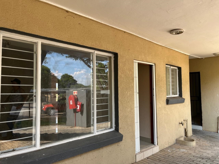 To Let 2 Bedroom Property for Rent in Willowbrook Gauteng