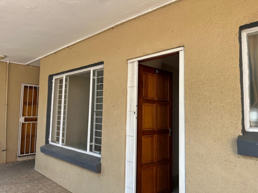 To Let 2 Bedroom Property for Rent in Willowbrook Gauteng