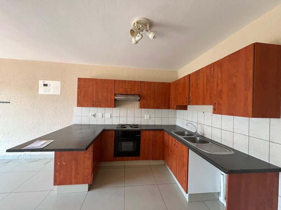 To Let 2 Bedroom Property for Rent in Willowbrook Gauteng