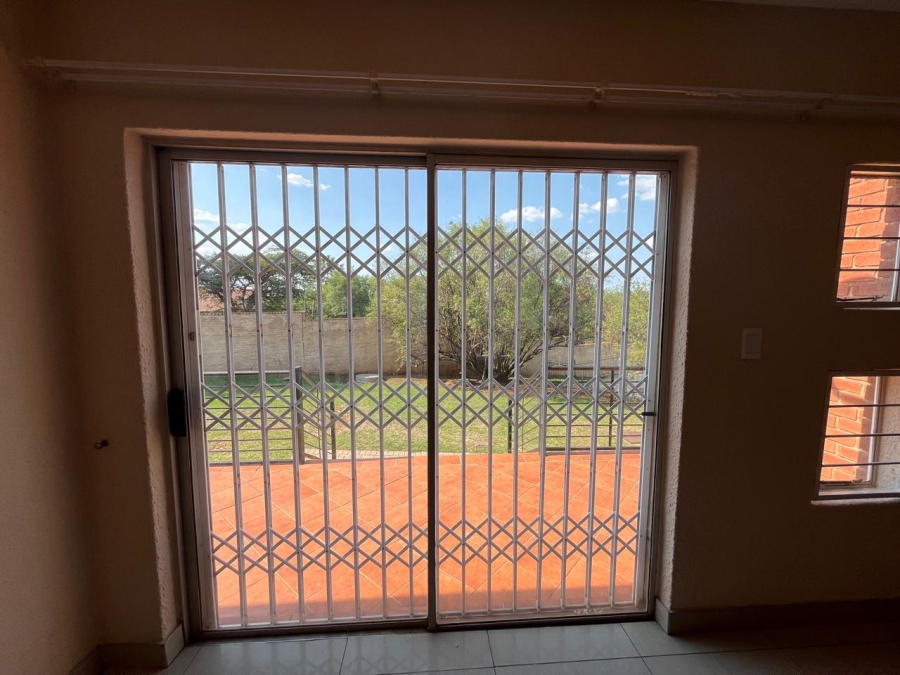 To Let 2 Bedroom Property for Rent in Willowbrook Gauteng