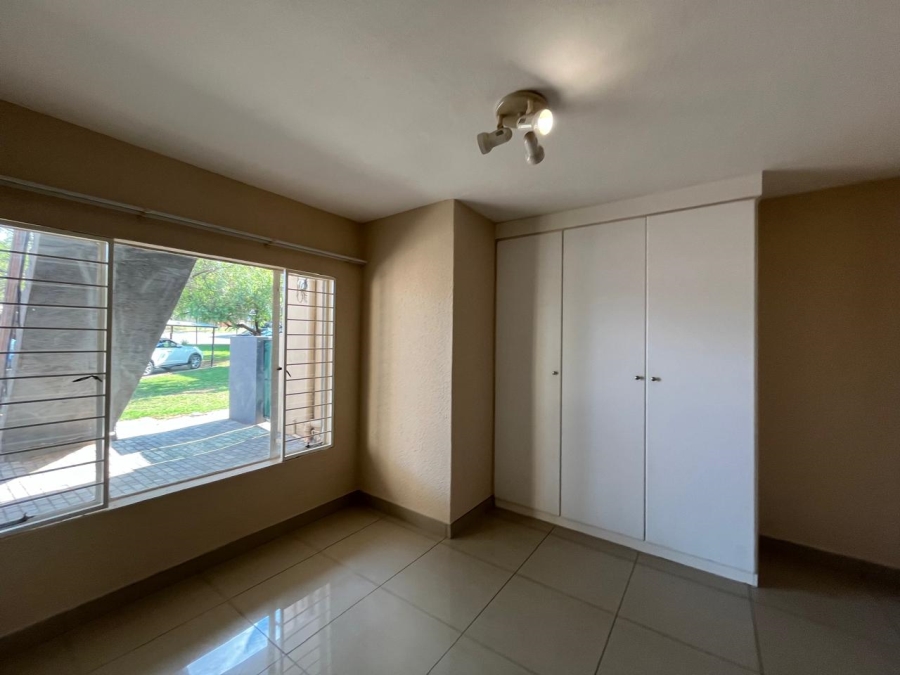 To Let 2 Bedroom Property for Rent in Willowbrook Gauteng