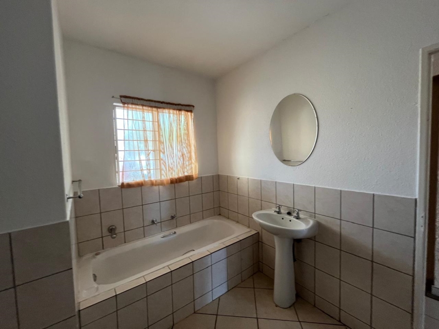 To Let 2 Bedroom Property for Rent in Willowbrook Gauteng