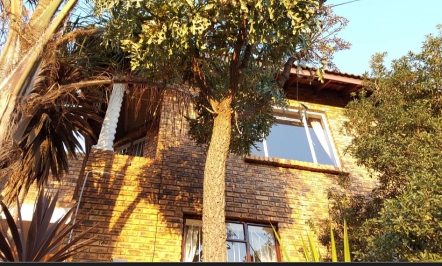 4 Bedroom Property for Sale in Ridgeway Gauteng