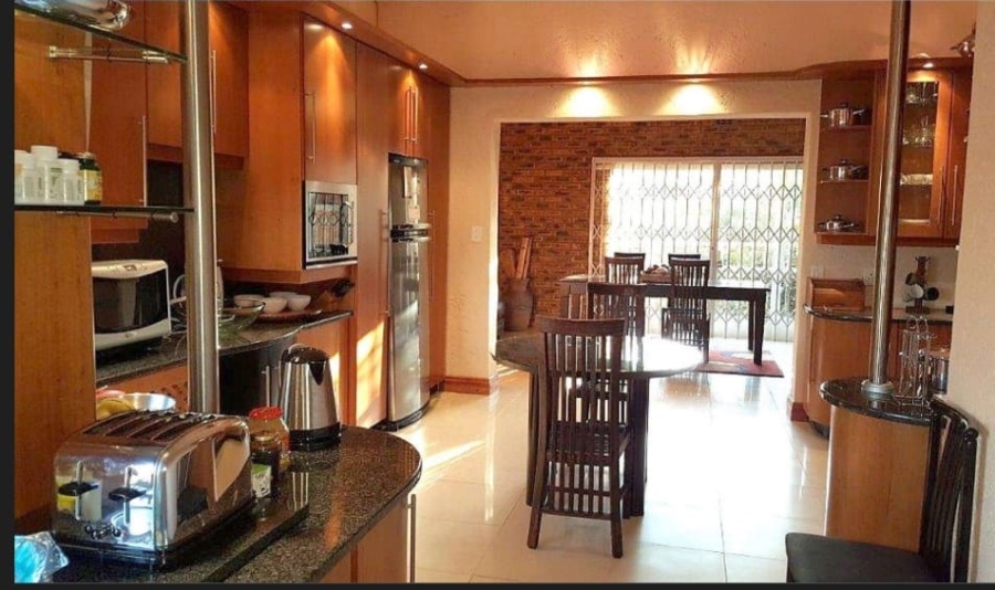 4 Bedroom Property for Sale in Ridgeway Gauteng