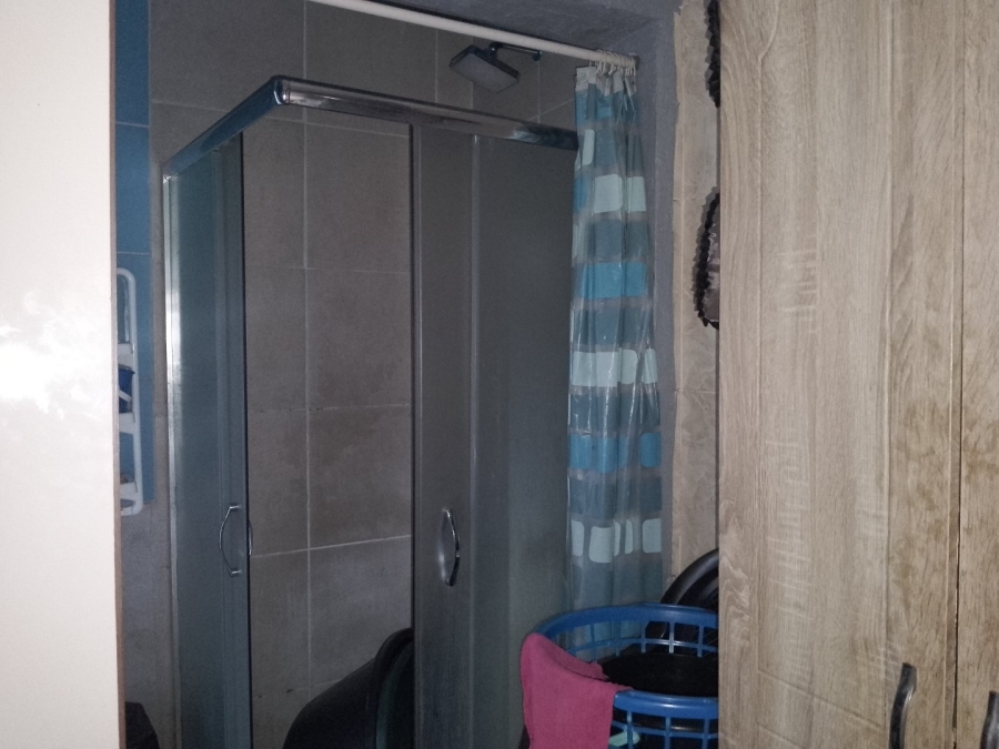 To Let 1 Bedroom Property for Rent in Clayville Gauteng