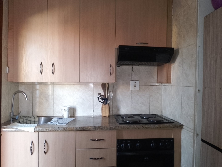 To Let 1 Bedroom Property for Rent in Clayville Gauteng