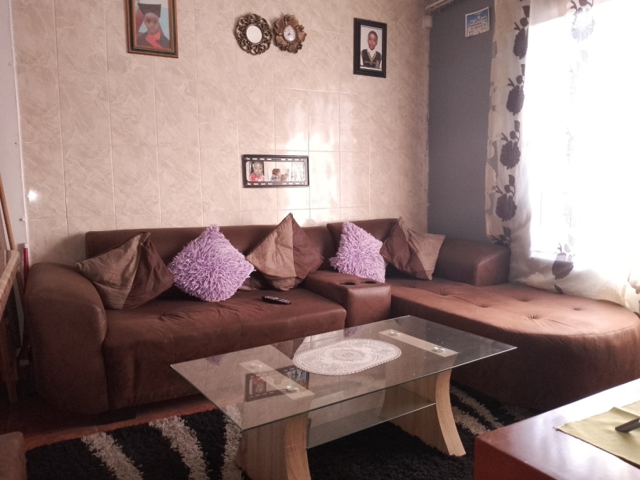 To Let 1 Bedroom Property for Rent in Clayville Gauteng