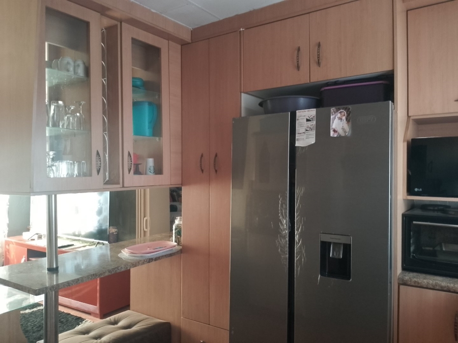 To Let 1 Bedroom Property for Rent in Clayville Gauteng