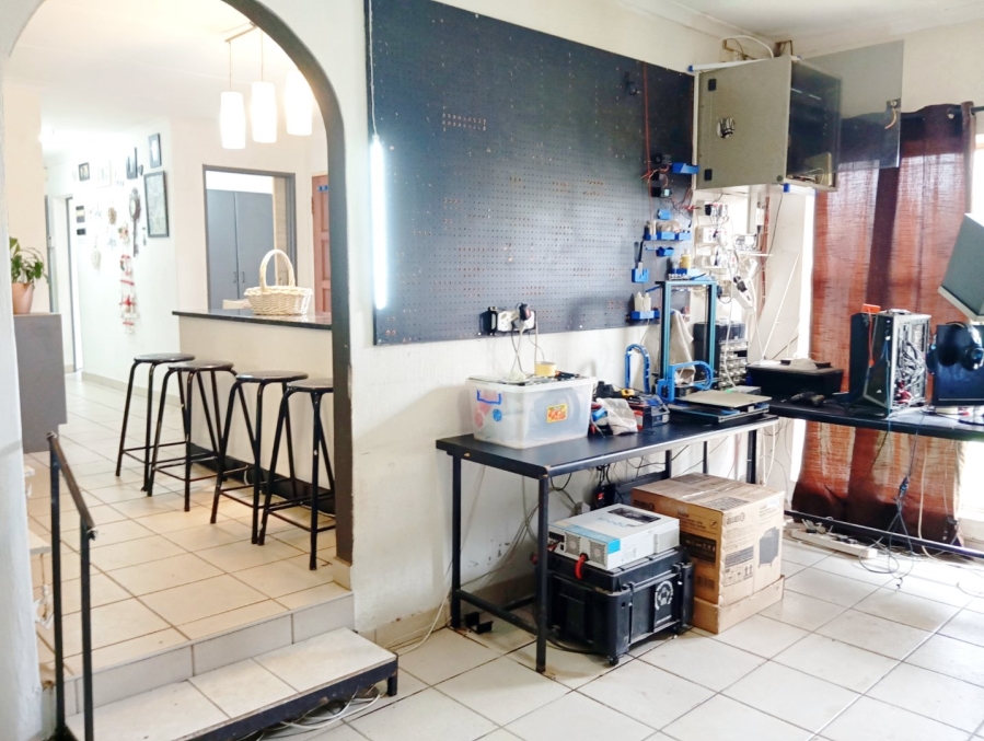 To Let 3 Bedroom Property for Rent in Wilgeheuwel Gauteng