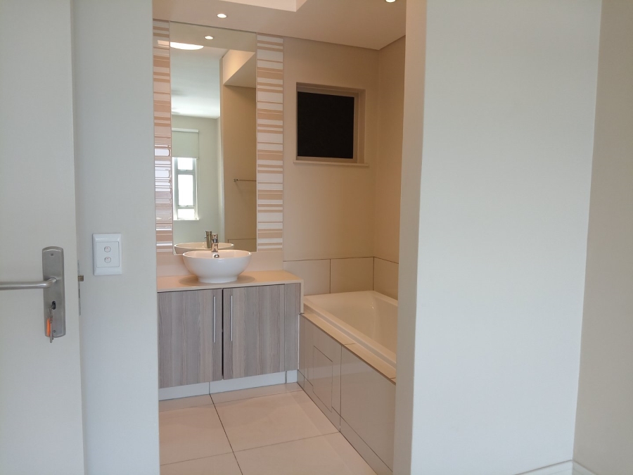 To Let 2 Bedroom Property for Rent in Rosebank Gauteng