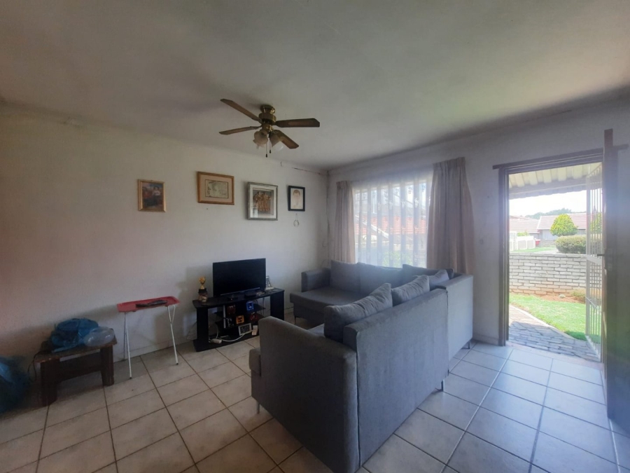 2 Bedroom Property for Sale in Discovery Gauteng