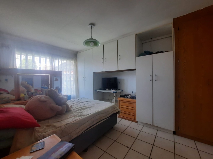 2 Bedroom Property for Sale in Discovery Gauteng