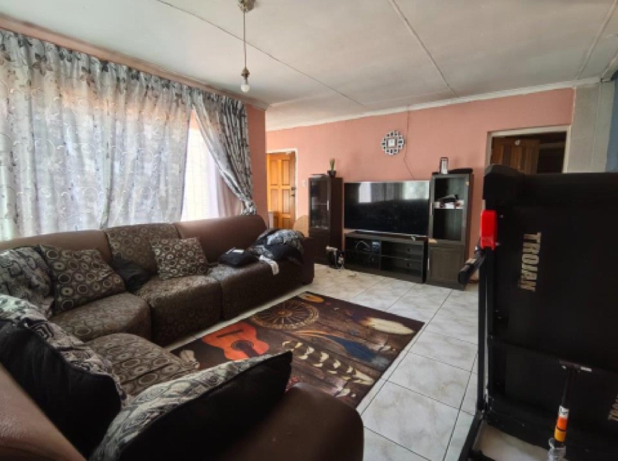  Bedroom Property for Sale in Soshanguve BB Gauteng